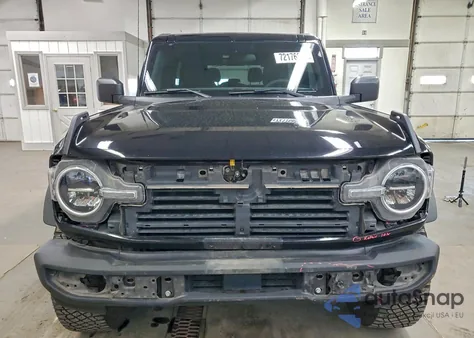 2022 Ford Bronco Base z USA, uszkodzony, nr VIN 1FMDE5CH5NLB09086